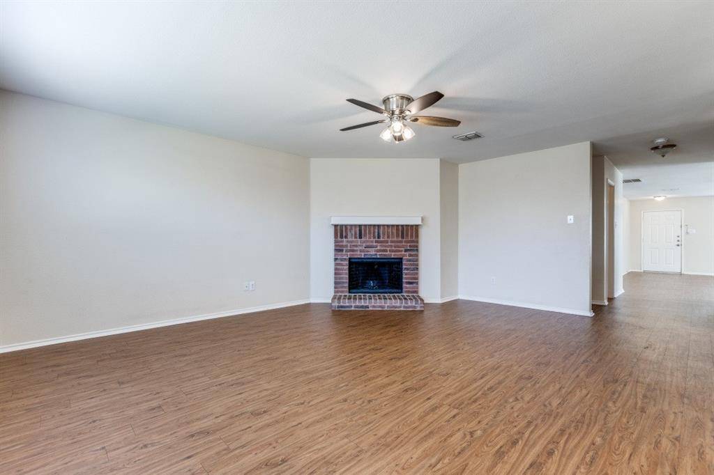 6104 St James Place, Denton, TX 76210