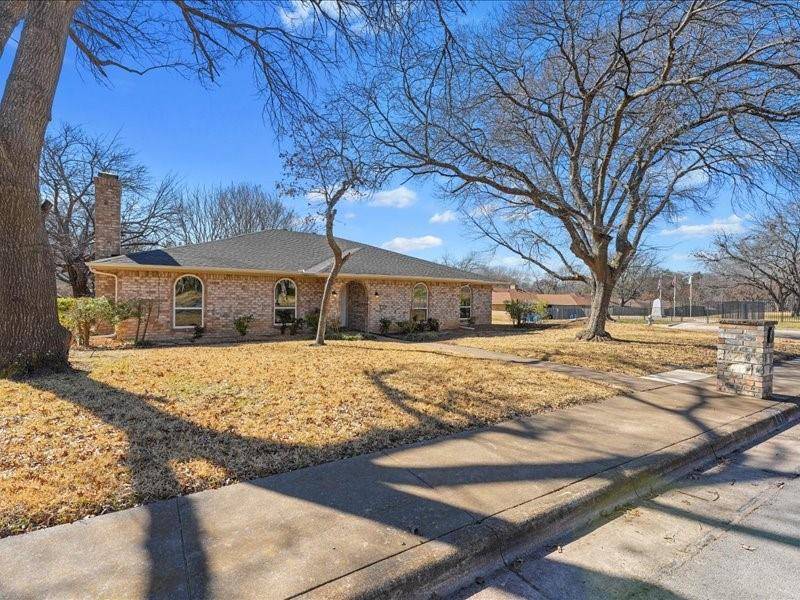 146 Meadowbrook Drive, Desoto, TX 75115