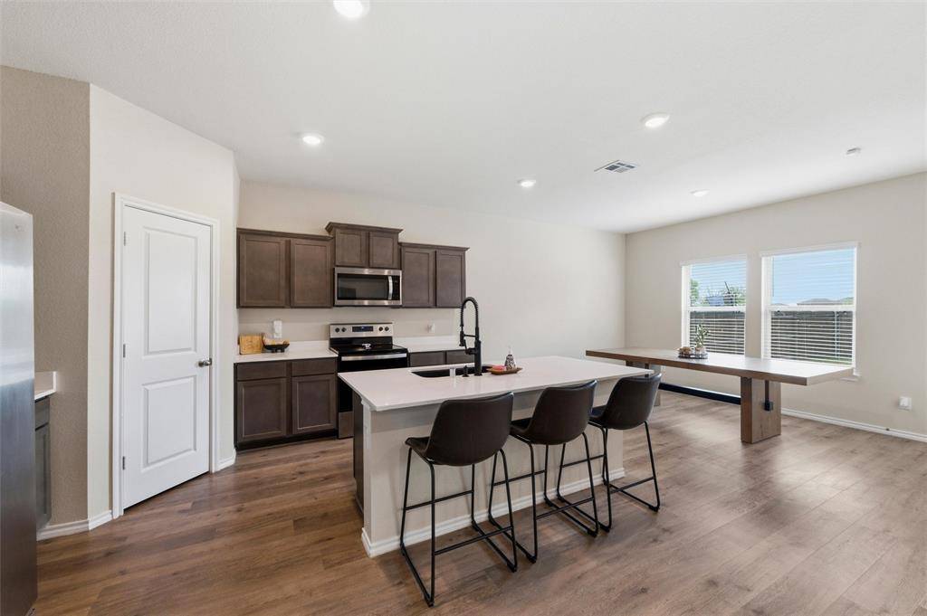 1009 Thornberry Drive, Crandall, TX 75114