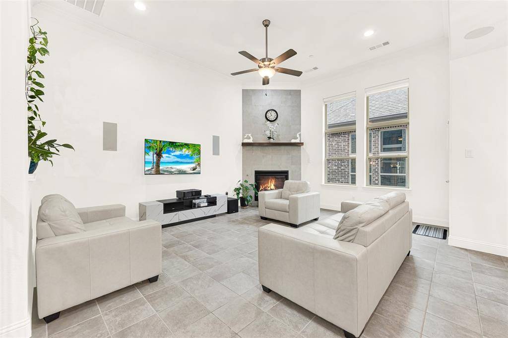 108 Canonbury Drive, Lewisville, TX 75067