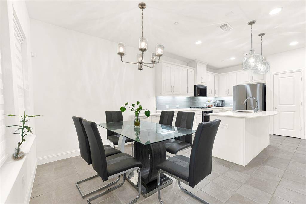 108 Canonbury Drive, Lewisville, TX 75067