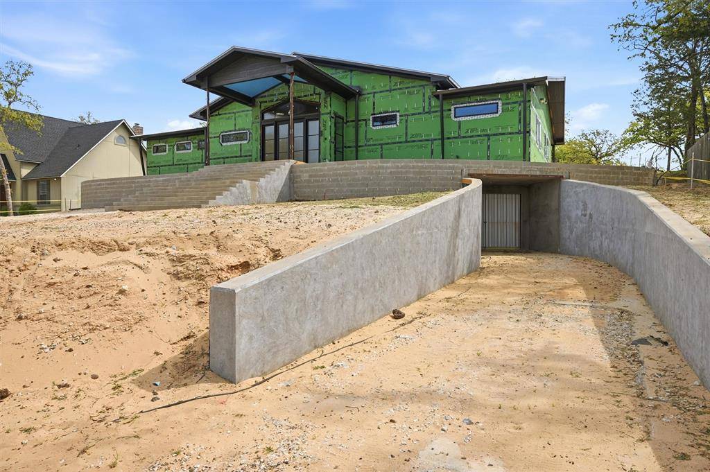 108 Pawnee Trail, Lake Kiowa, TX 76240