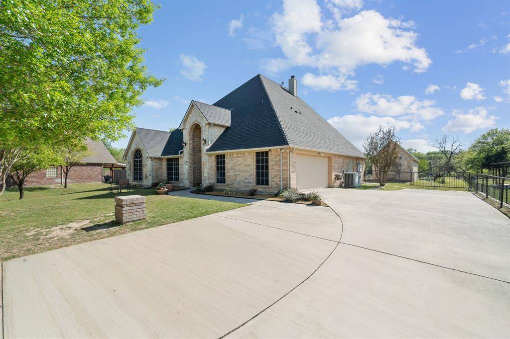 112 Waterfall Court, Azle, TX 76020