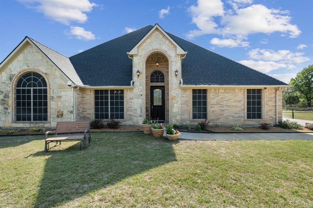 112 Waterfall Court, Azle, TX 76020