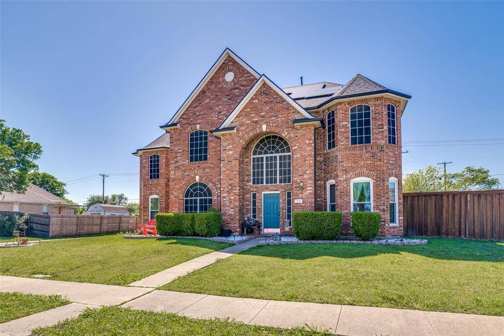 7517 Silverthorn Drive, Rowlett, TX 75089
