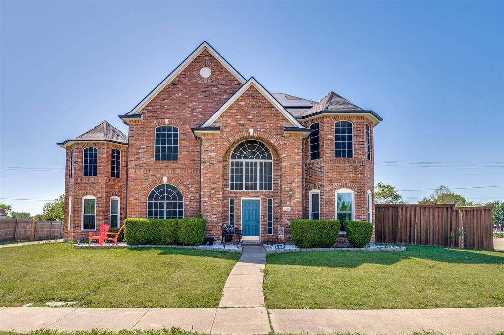 7517 Silverthorn Drive, Rowlett, TX 75089