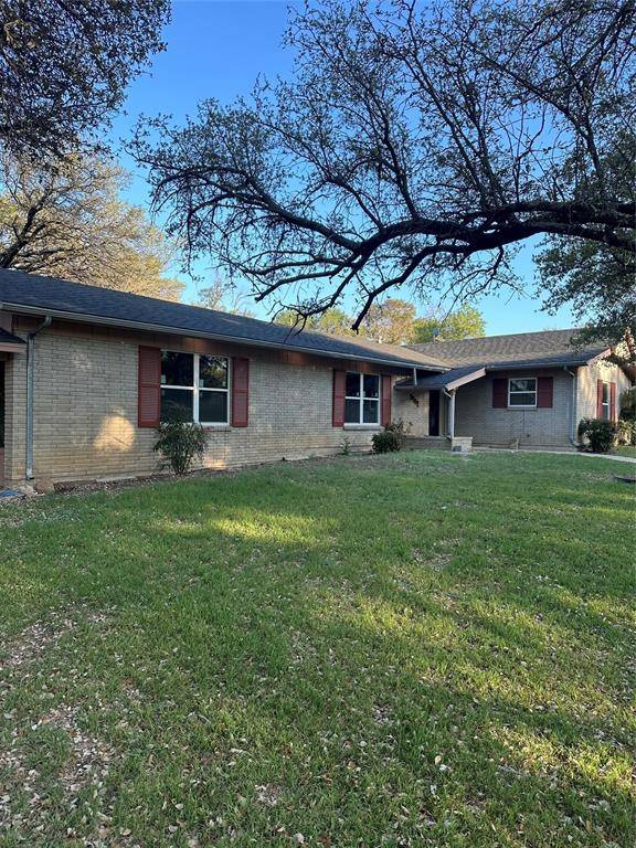 3902 Glenwood Drive, Brownwood, TX 76801