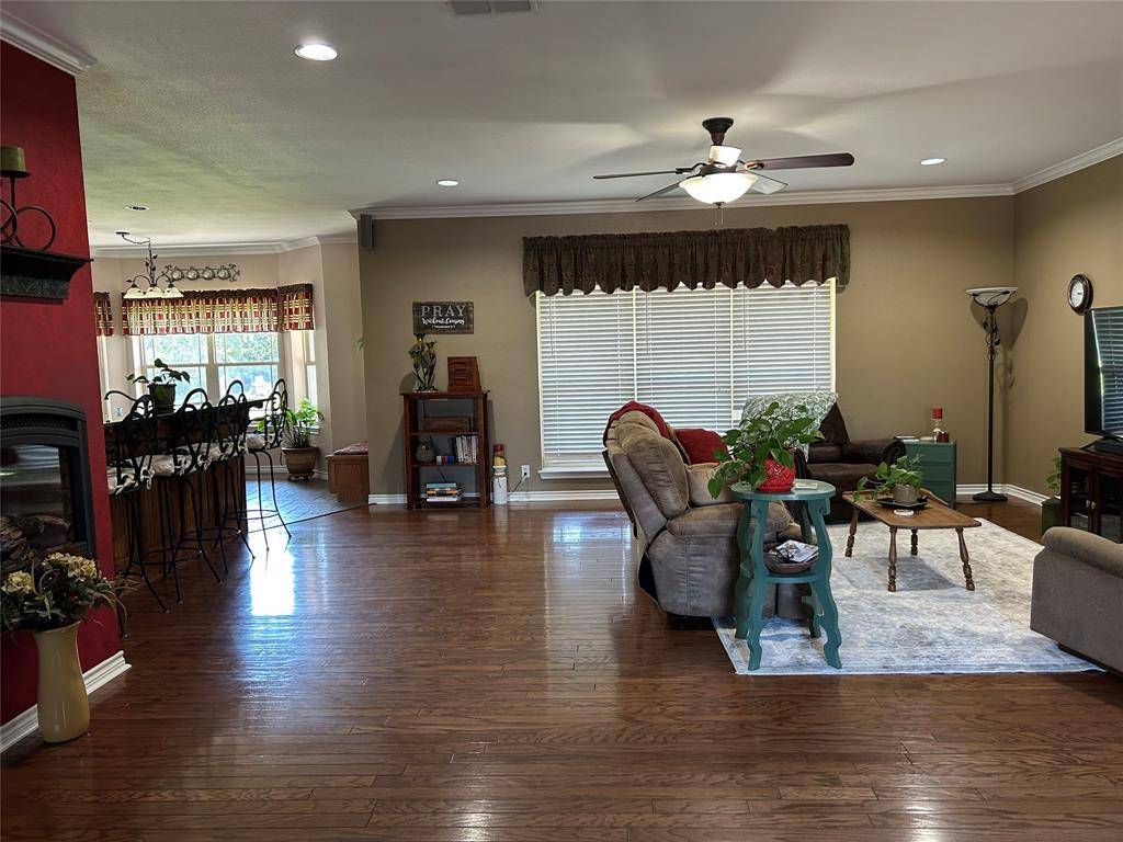 214 Vz County Road 4411, Ben Wheeler, TX 75754