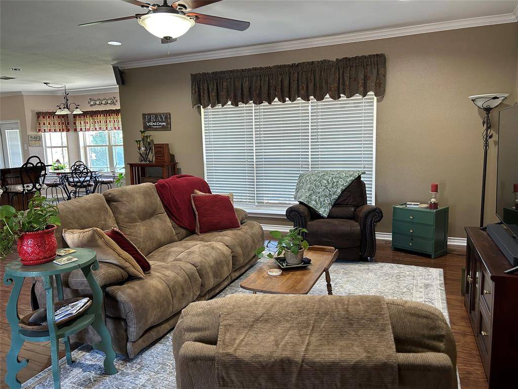 214 Vz County Road 4411, Ben Wheeler, TX 75754