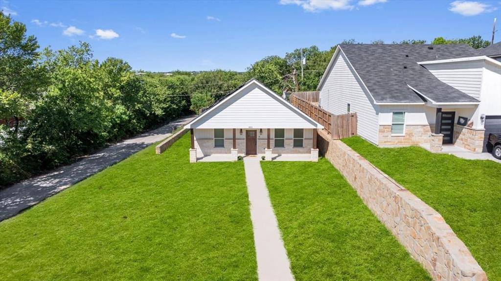 2601 Hutchinson Street, Fort Worth, TX 76106