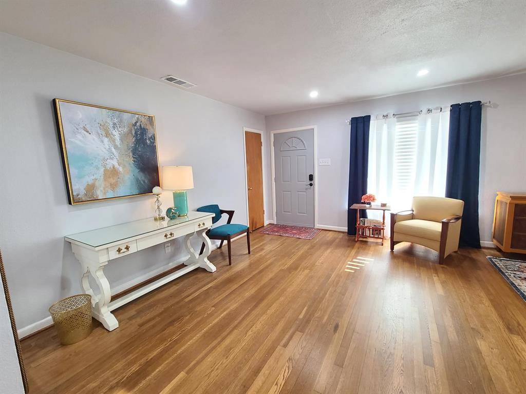 6331 Scyene Road, Dallas, TX 75227