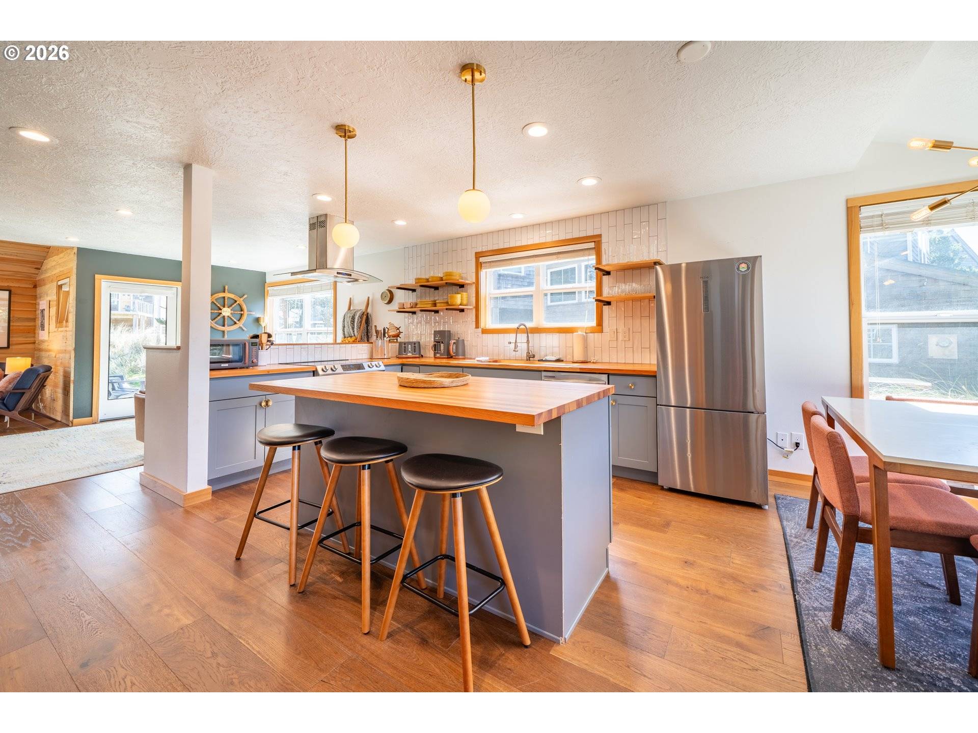 5855 BAREFOOT LN, Pacific City, OR 97135