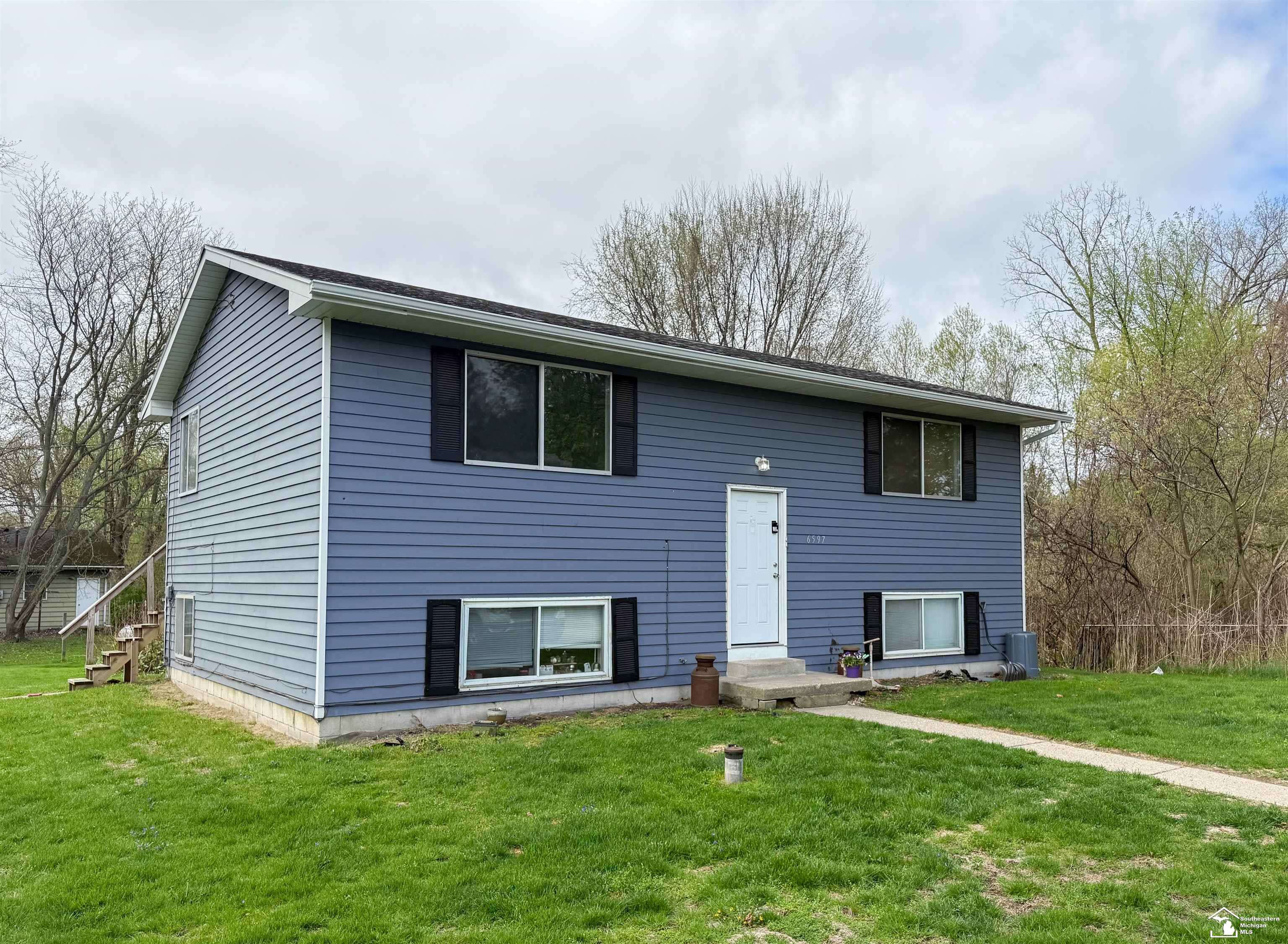 6597 Whiteford Center RD, Bedford Twp, MI 48144