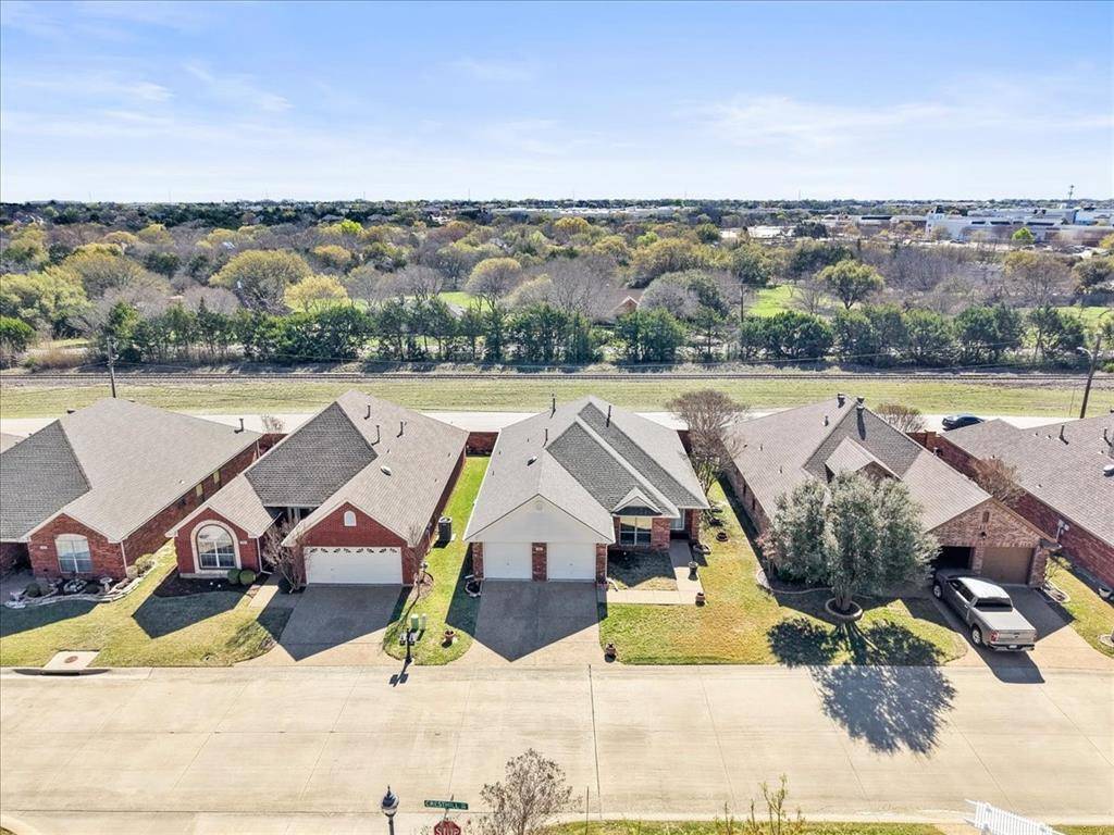 942 Cresthill Drive #20, Cedar Hill, TX 75104