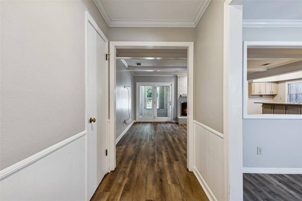 1017 Denmark Street, Grand Prairie, TX 75050