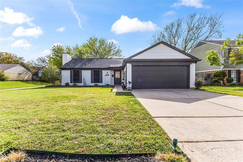 3906 Castlehill Court, Arlington, TX 76016