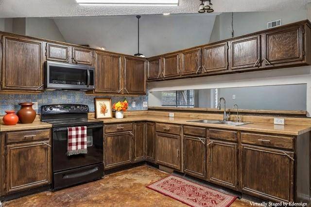 2221 Brookside Drive, Rowlett, TX 75088