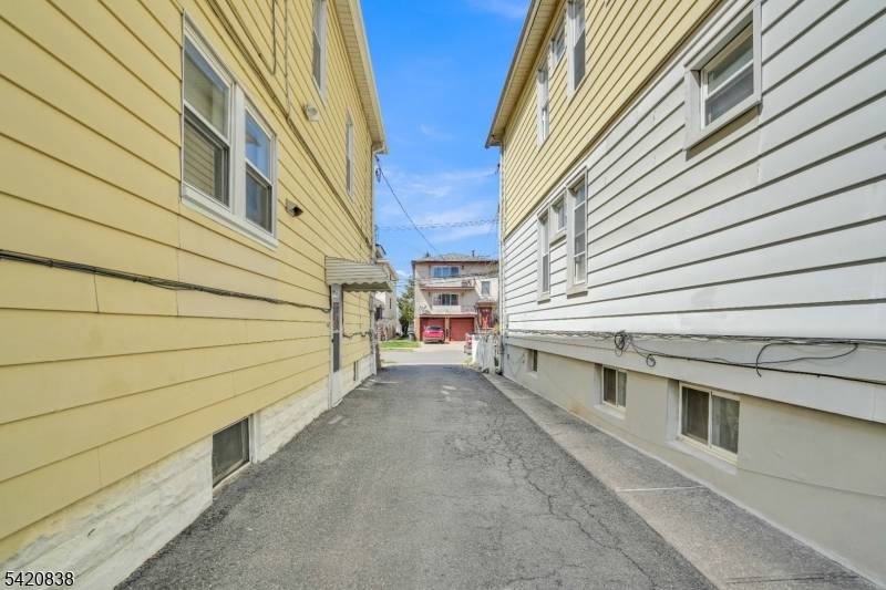 752-754 S Broad St, Elizabeth City, NJ 07202