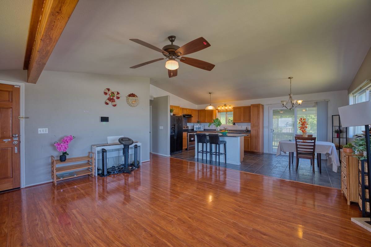 91 HOOMALU ST, Hilo, HI 96720