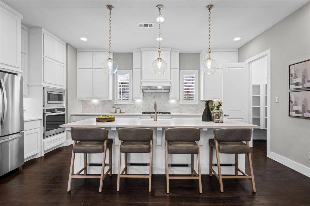 1509 Amesbury Way, Farmers Branch, TX 75234