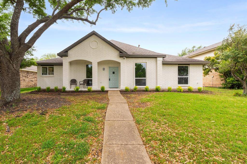 813 Creek Valley Road, Mesquite, TX 75181