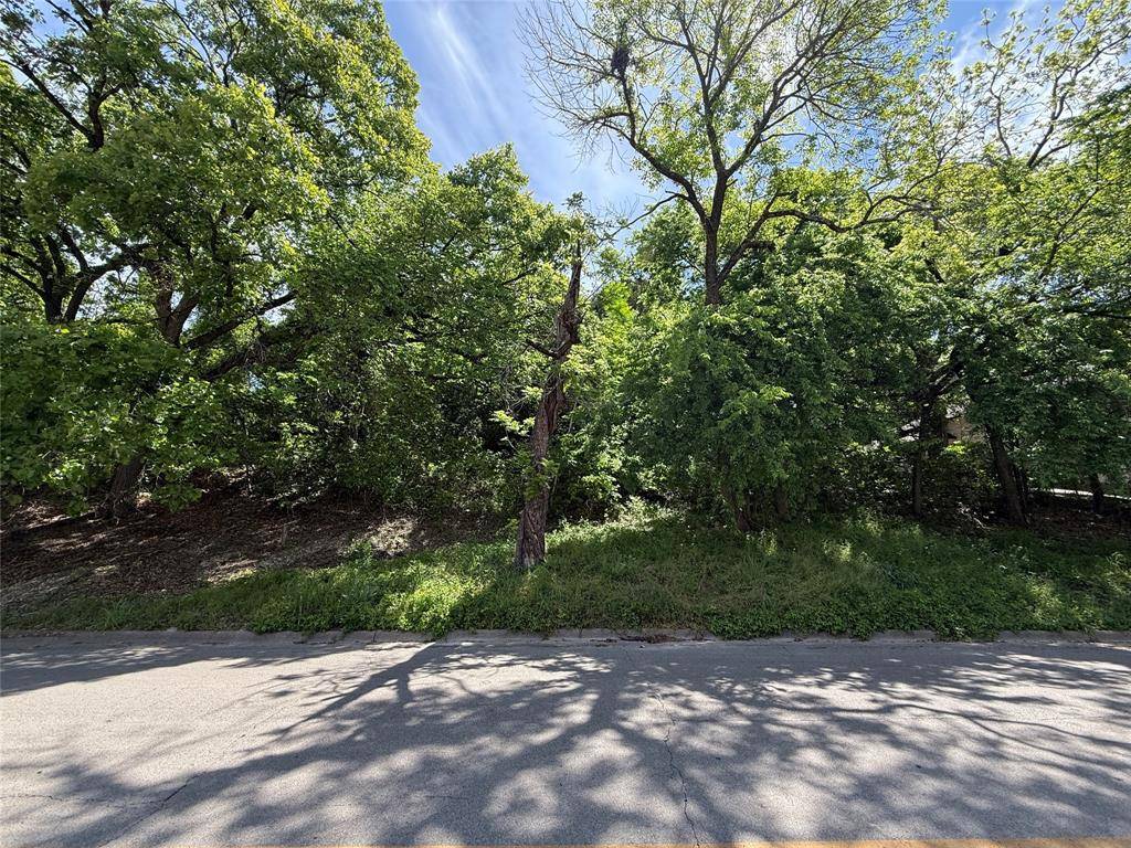 904 Sleepy Hollow Drive, Cedar Hill, TX 75104