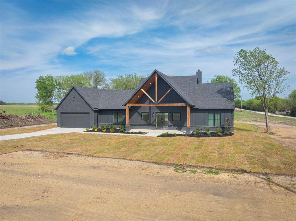 4863 County Road 1098, Celeste, TX 75423