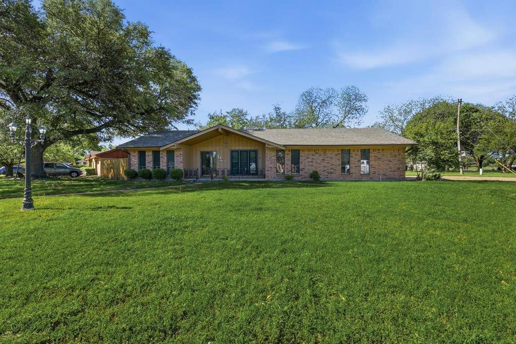 1119 W Westhill Drive, Cleburne, TX 76033