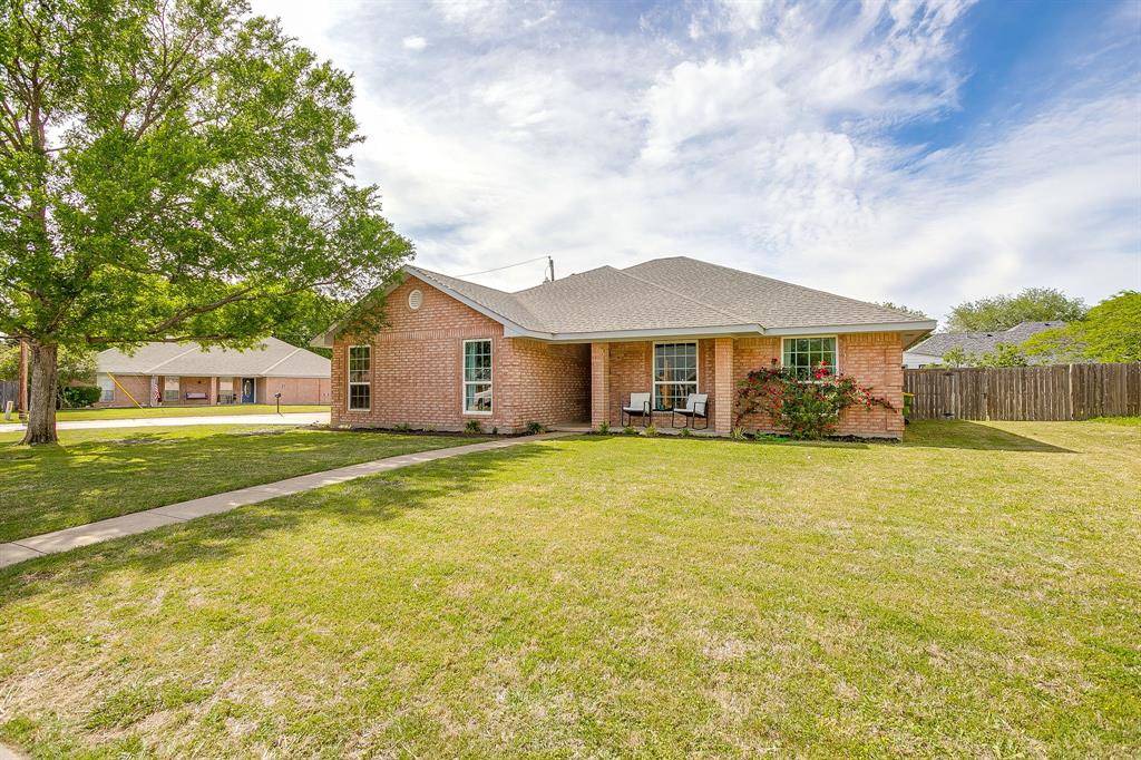 605 Rhonda, Italy, TX 76651