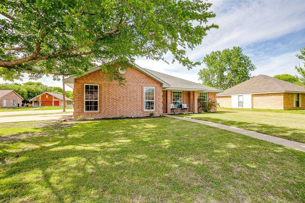 605 Rhonda, Italy, TX 76651