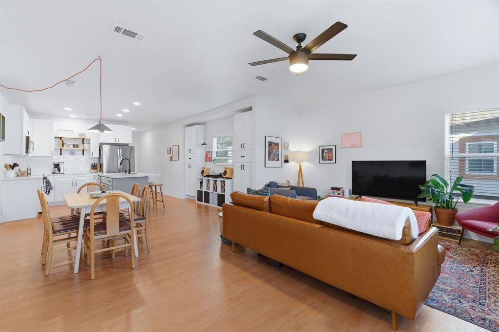 2410 Catherine Street, Dallas, TX 75211