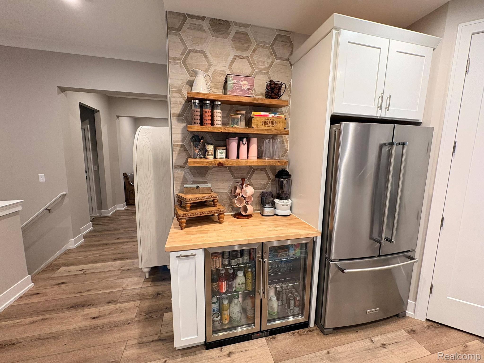 154 Mulberry LN, Rochester Hills, MI 48309