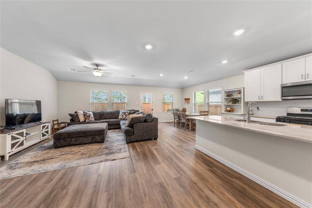 3903 Possum Drive, Farmersville, TX 75442