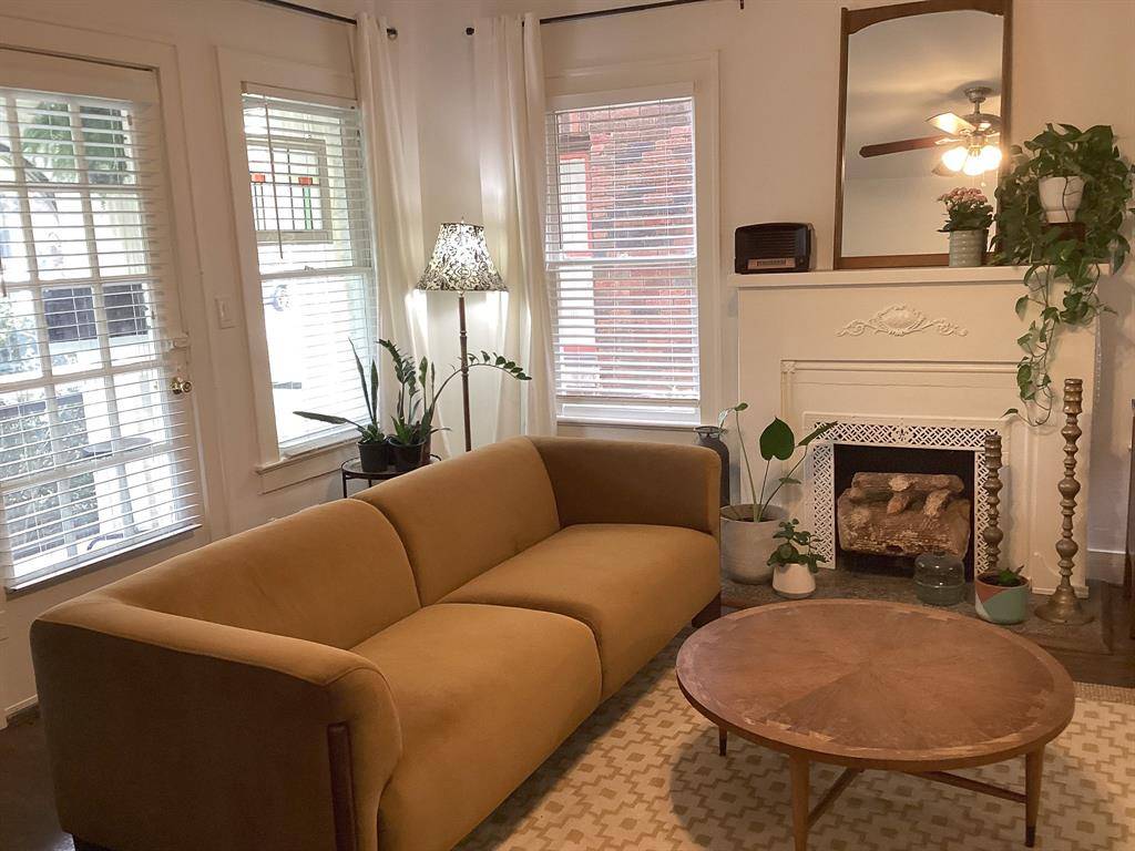 4034 Hawthorne Avenue #103, Dallas, TX 75219