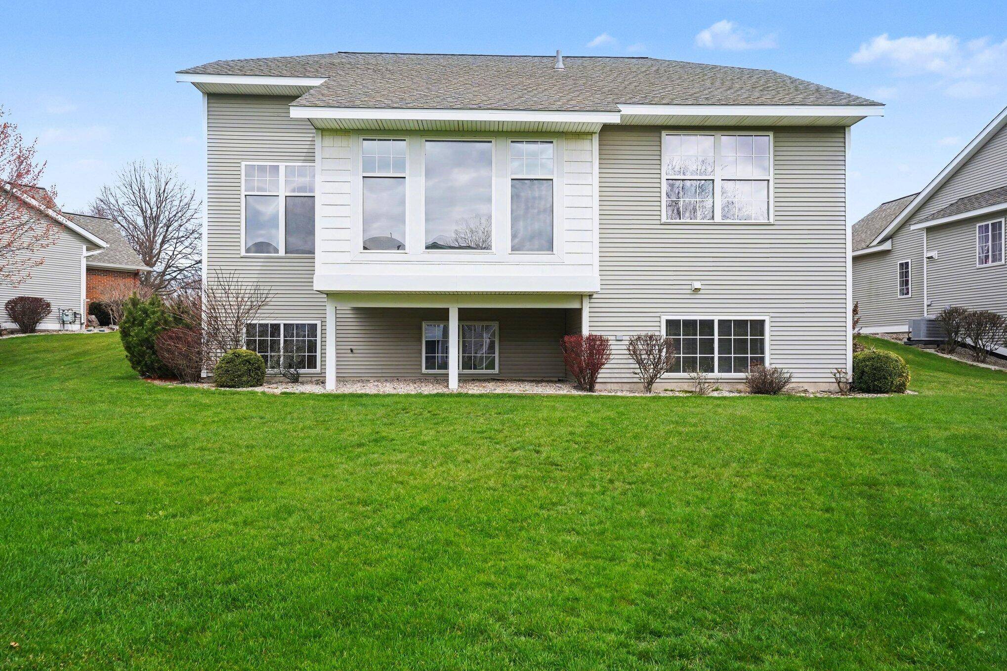 4744 Hedgestone CT #5, Laketown Twp, MI 49423