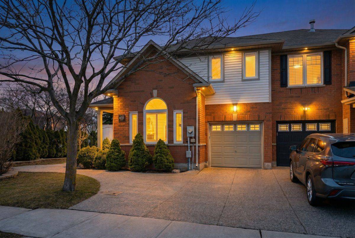 3050 Highvalley RD, Oakville, ON L6M 5H4
