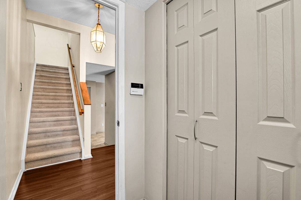 152 Burnetts Grove CIR, Barrhaven, ON K2J 1S9