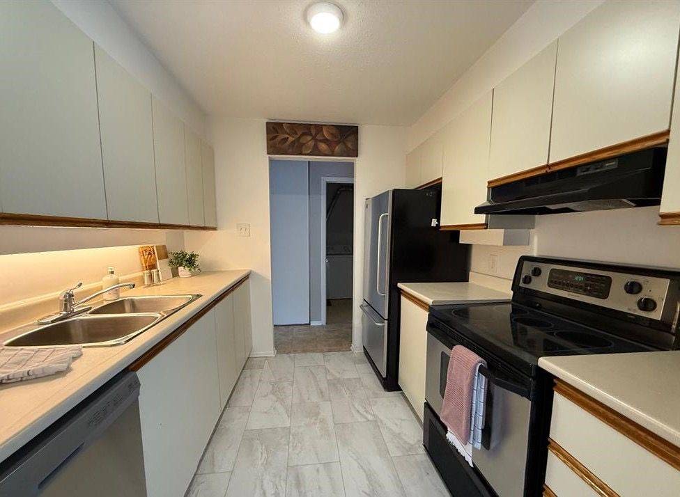 1033 Cummings AVE #E, Cyrville - Carson Grove - Pineview, ON K1J 9K6