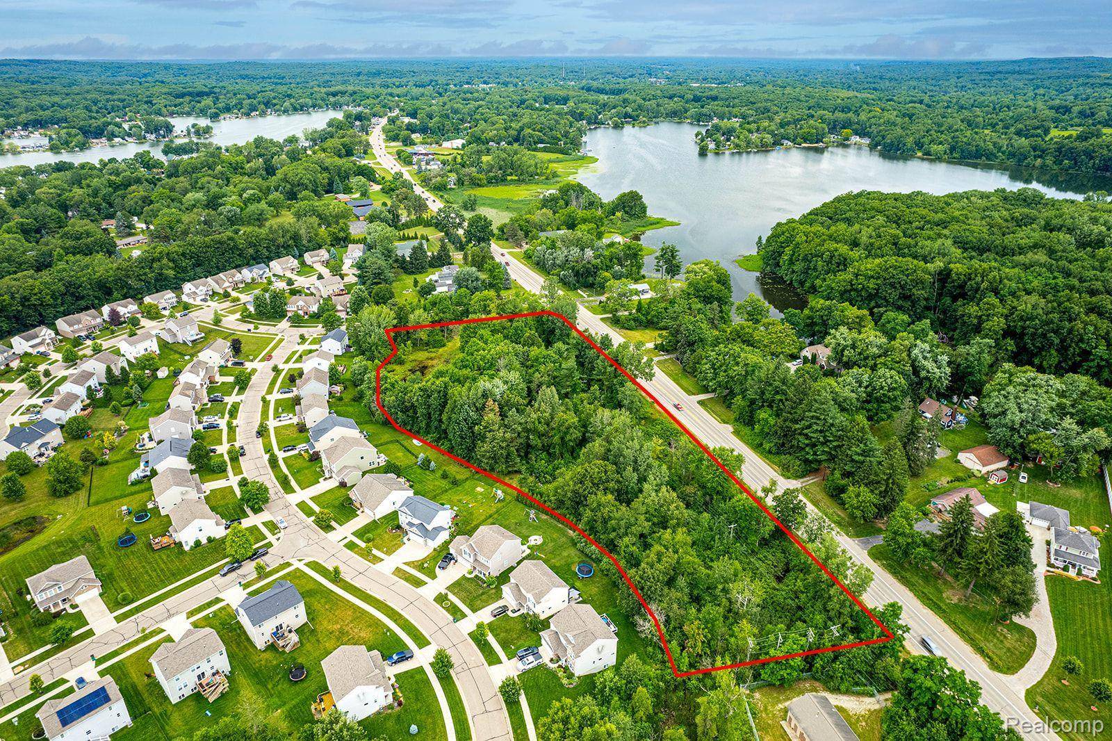 2436 Ortonville RD, Brandon Twp, MI 48462