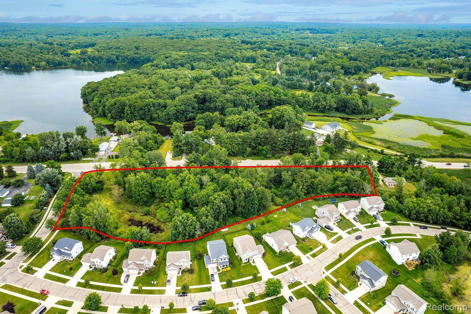 2436 Ortonville RD, Brandon Twp, MI 48462