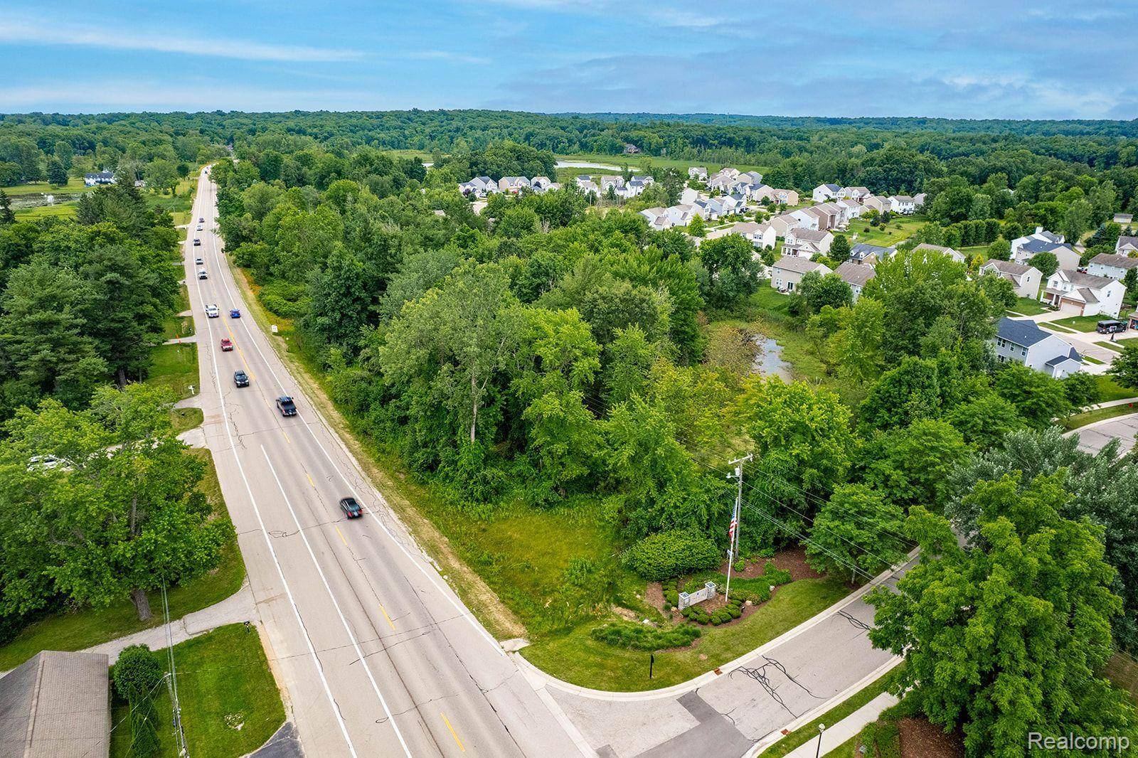 2436 Ortonville RD, Brandon Twp, MI 48462