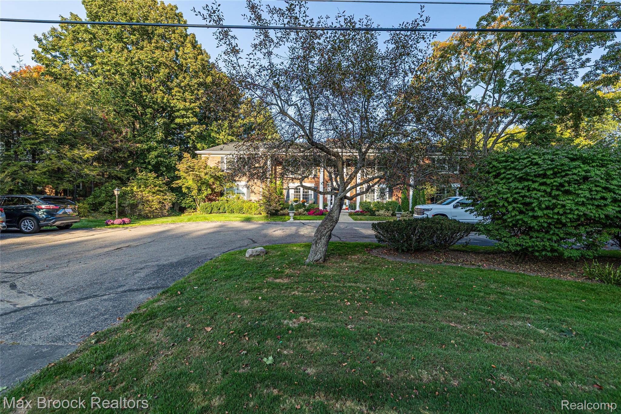 229 Barden RD, Bloomfield Hills, MI 48304