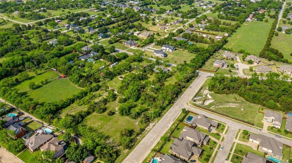 1000 Silver Creek Drive, Desoto, TX 75115