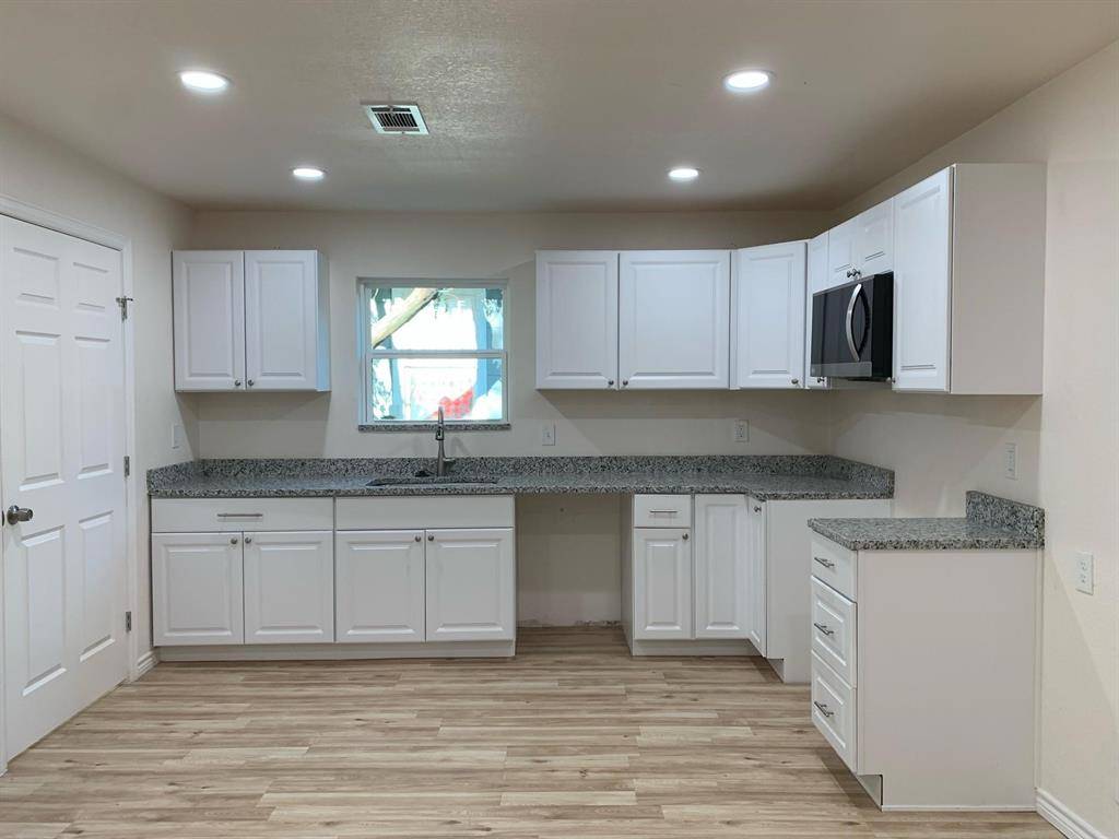 820 W Crawford Street, Denison, TX 75020