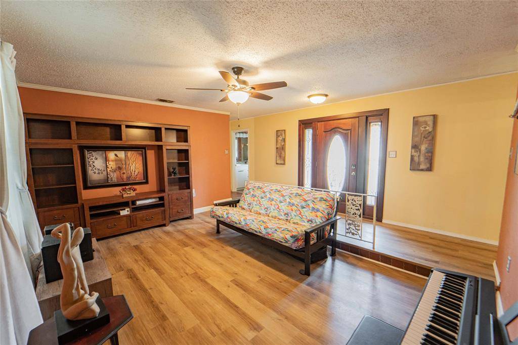 201 Westwood Street, Breckenridge, TX 76424