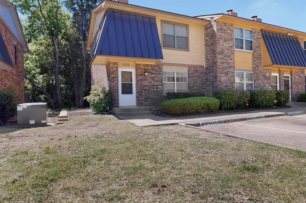 925 Cedar Terrace, Cedar Hill, TX 75104