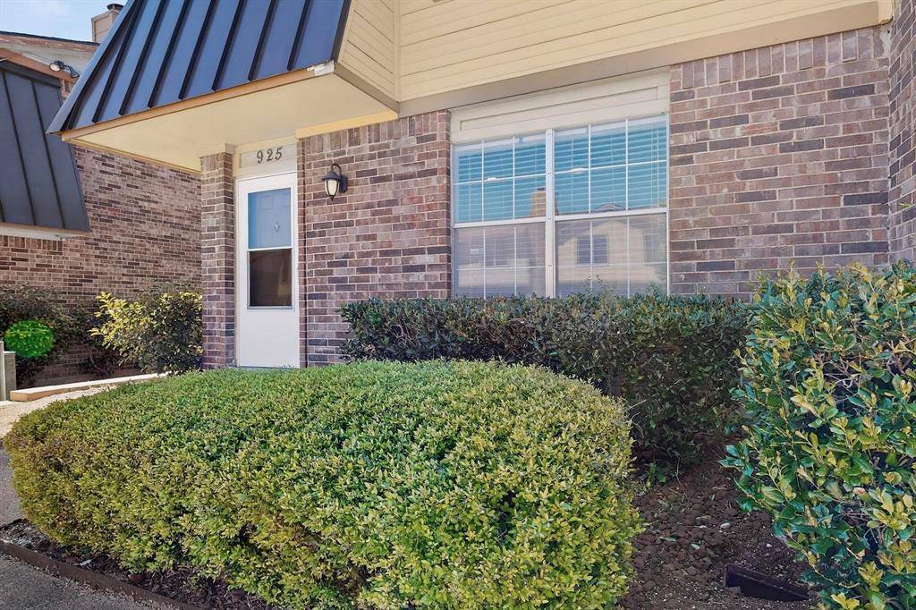 925 Cedar Terrace, Cedar Hill, TX 75104
