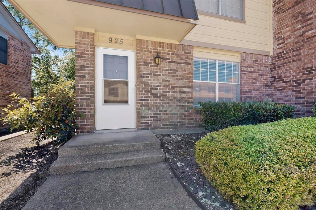 925 Cedar Terrace, Cedar Hill, TX 75104