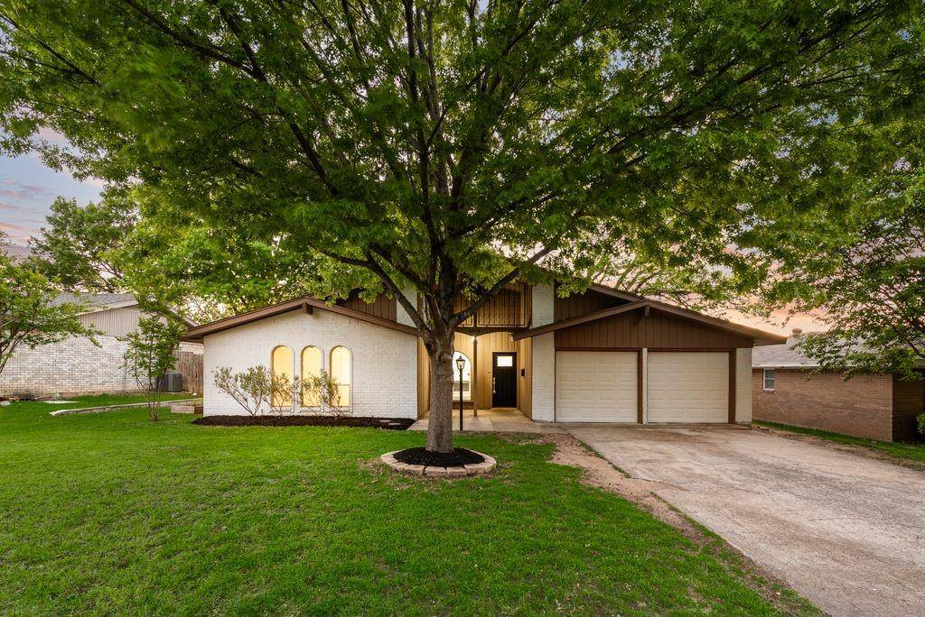 1614 Brent Court, Grand Prairie, TX 75051