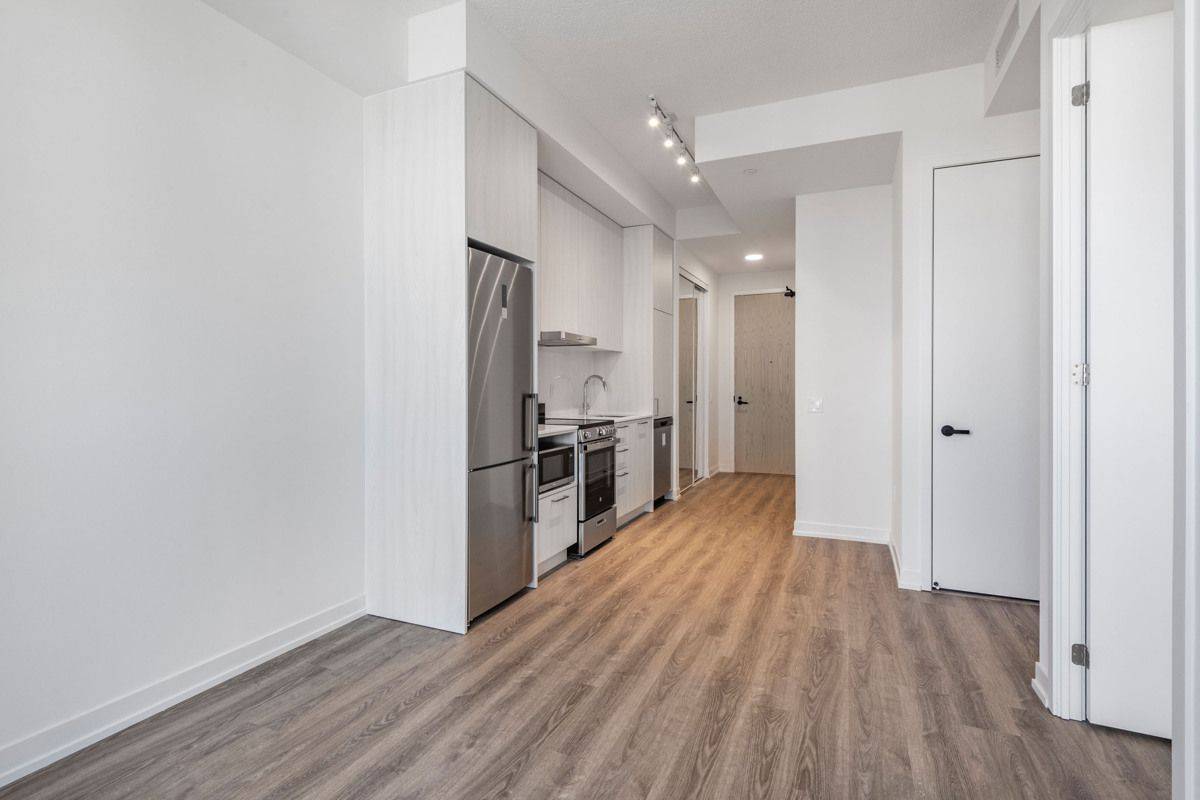 195 Commerce ST #3201, Vaughan, ON L4K 0P9